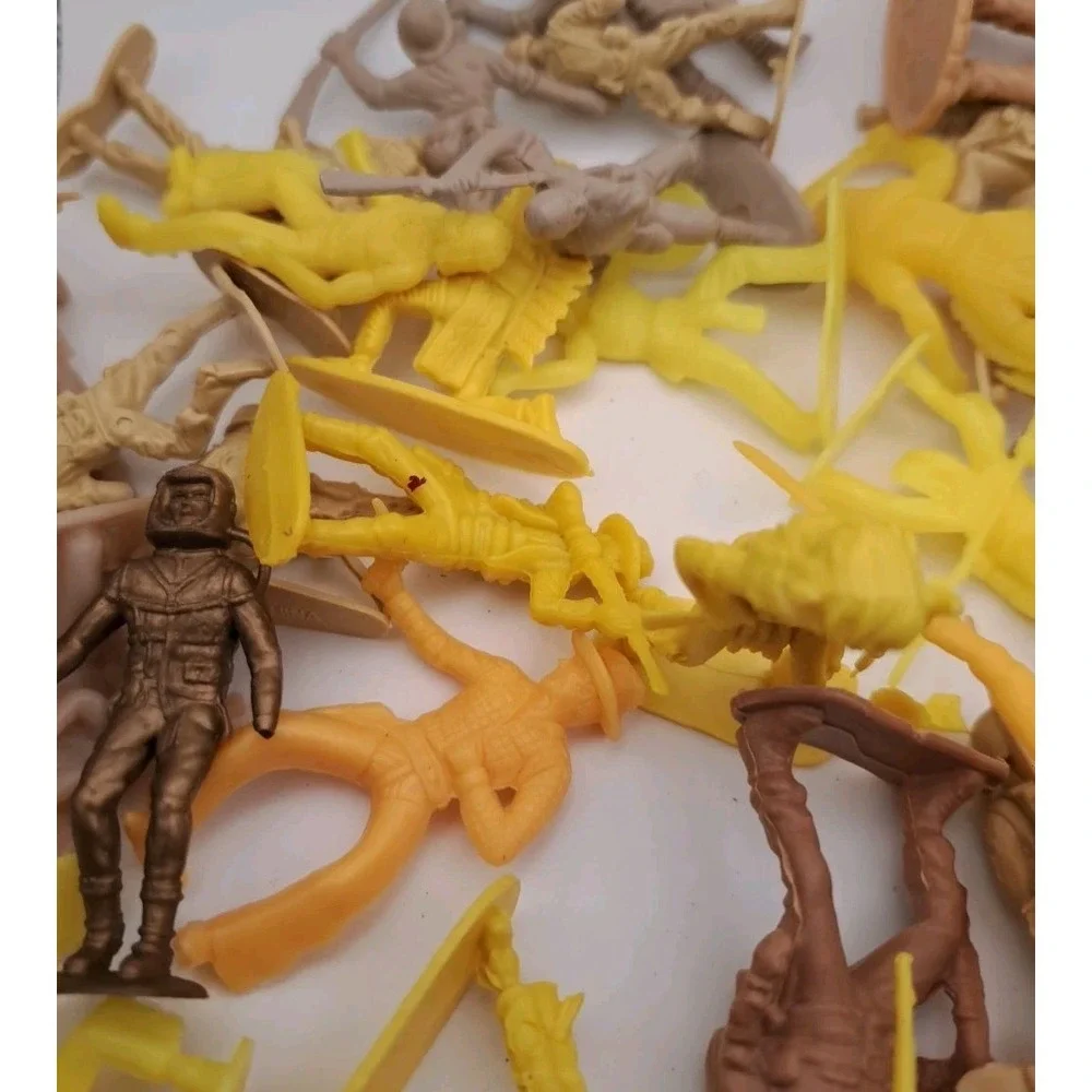 Vintage Toy Lot 1LB Plastic Cowboys, Indians, Military, Misc Figures Cake Topper